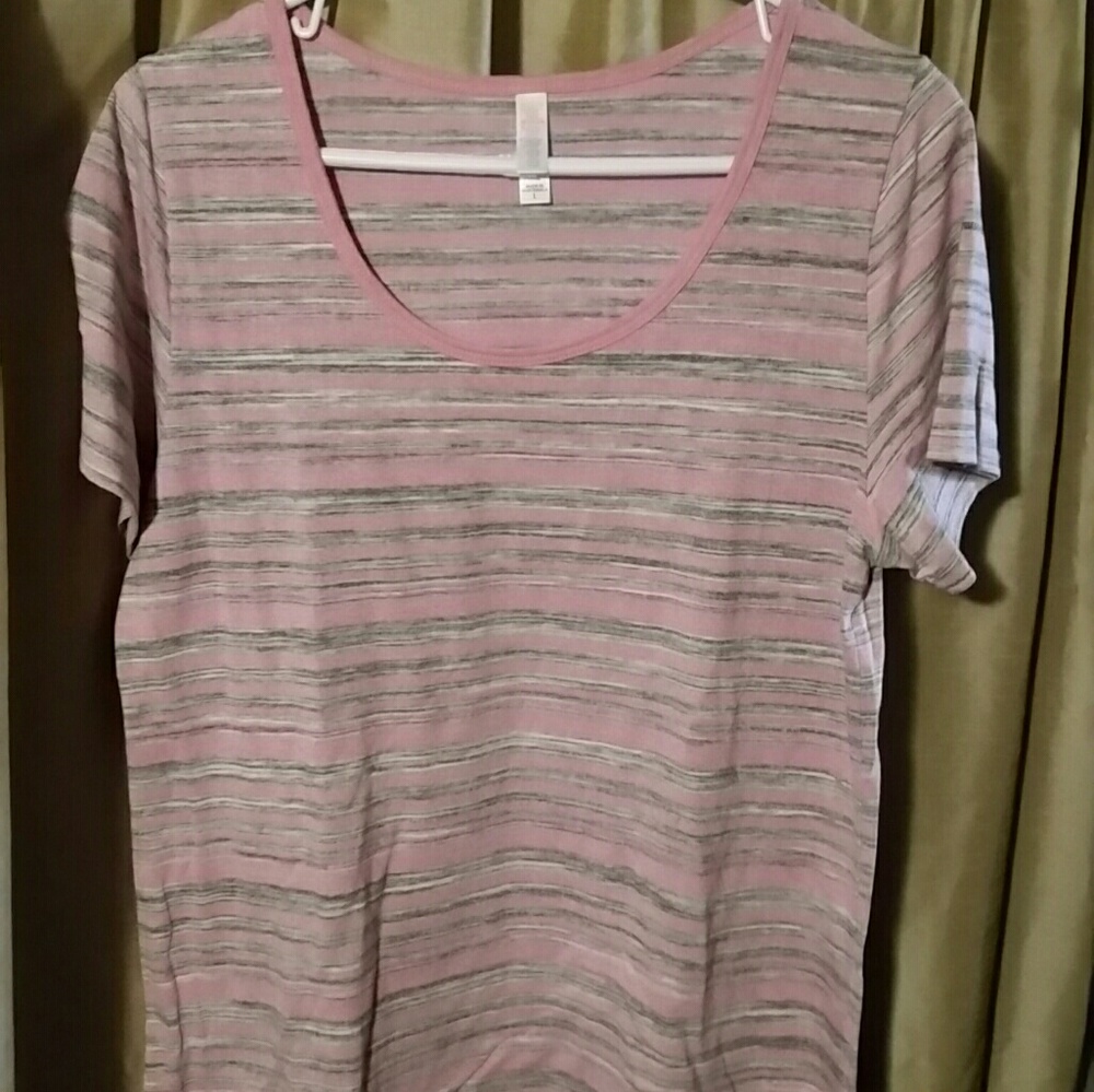 Lularoe classic top!